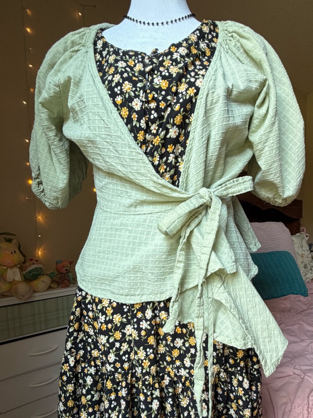 Black short-sleeve floral dress